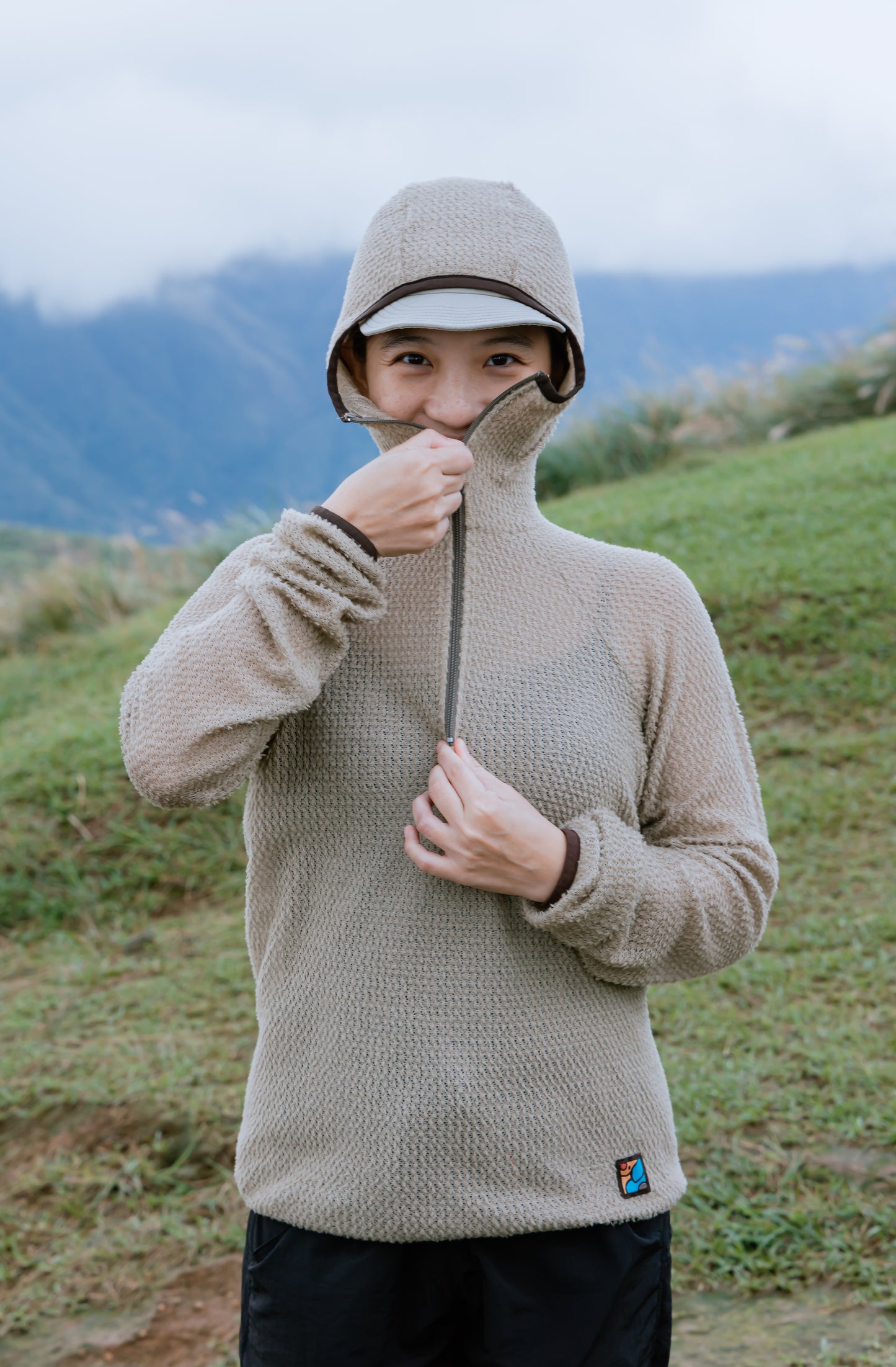 Active Hoodie - Alpha 90 half-zip / 大地卡其